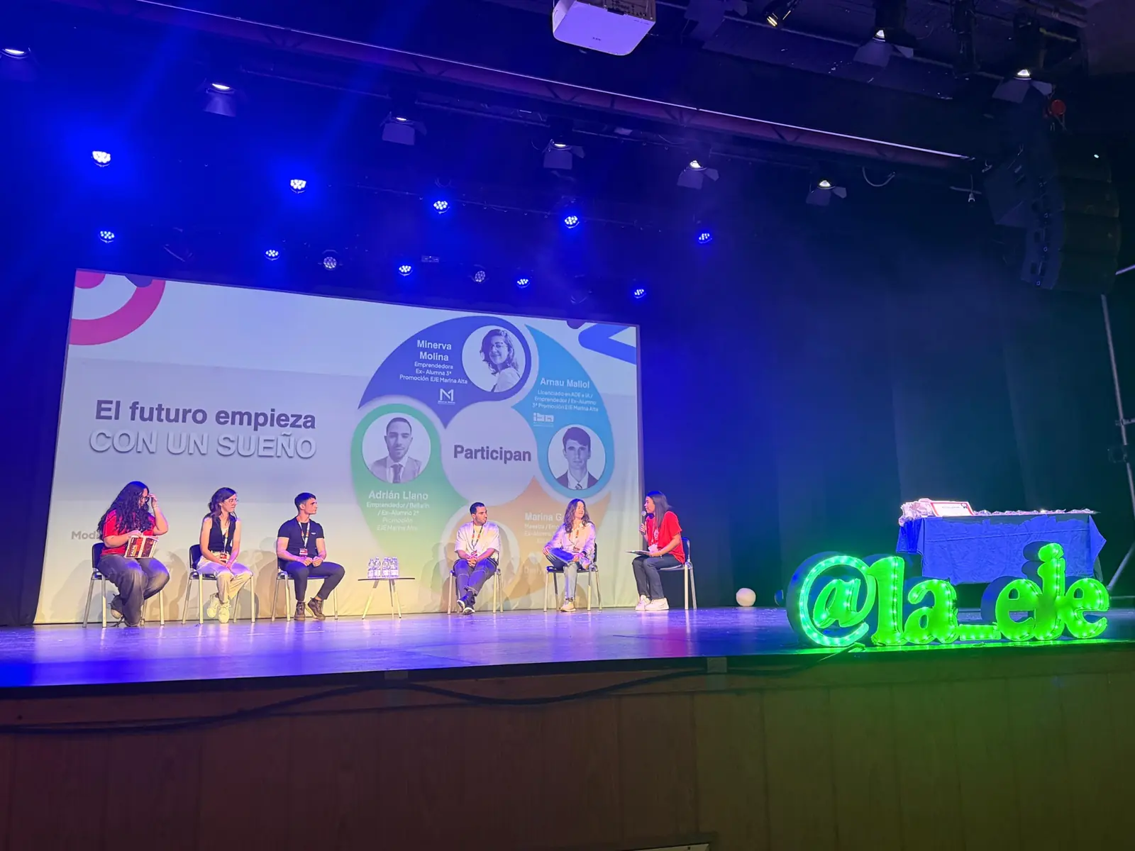 Alumnado de la Escuela de Jóvenes Emprendedores
