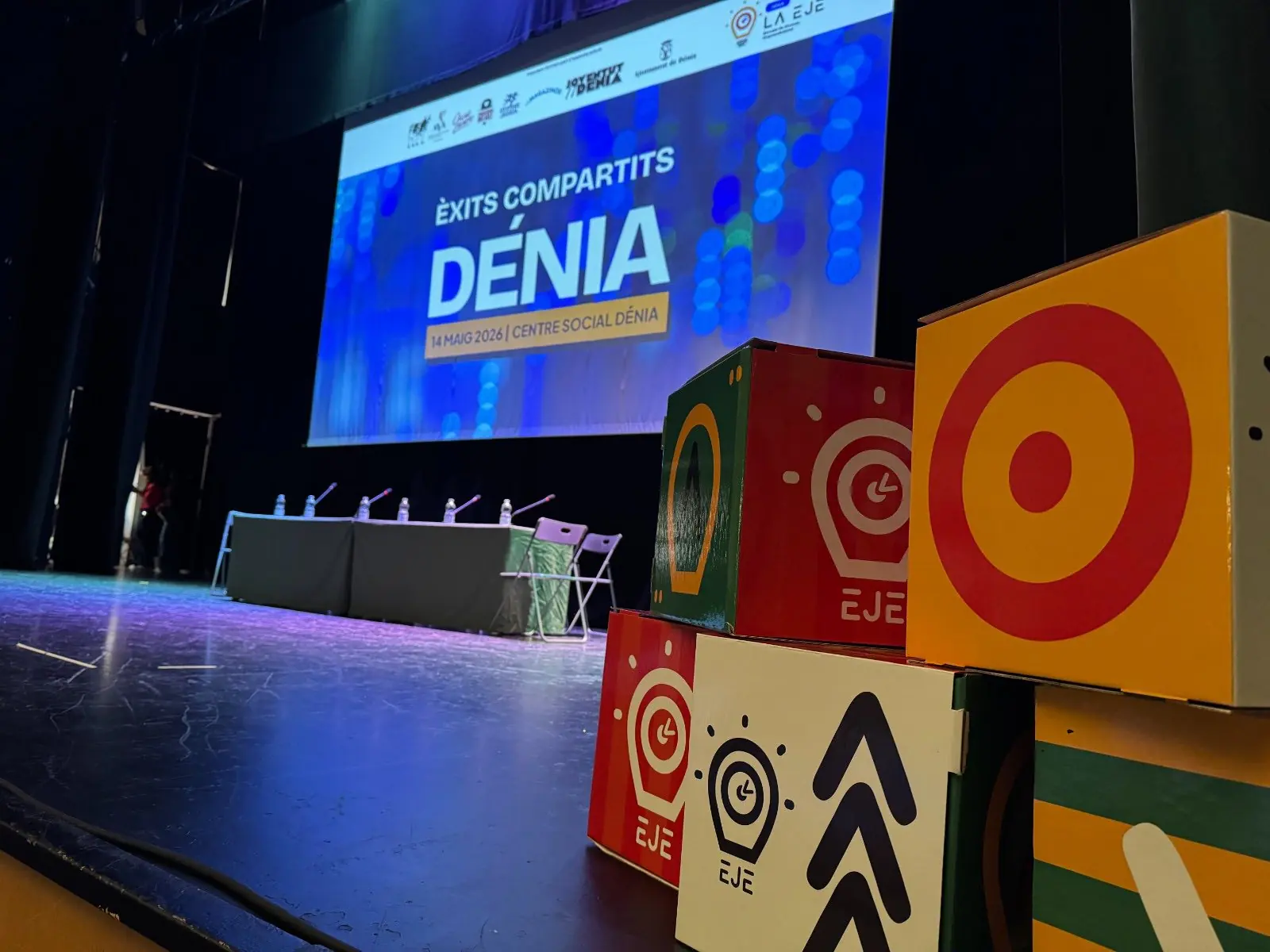 Dinàmica amb cubs a l'esdeveniment de Dénia de La EJE