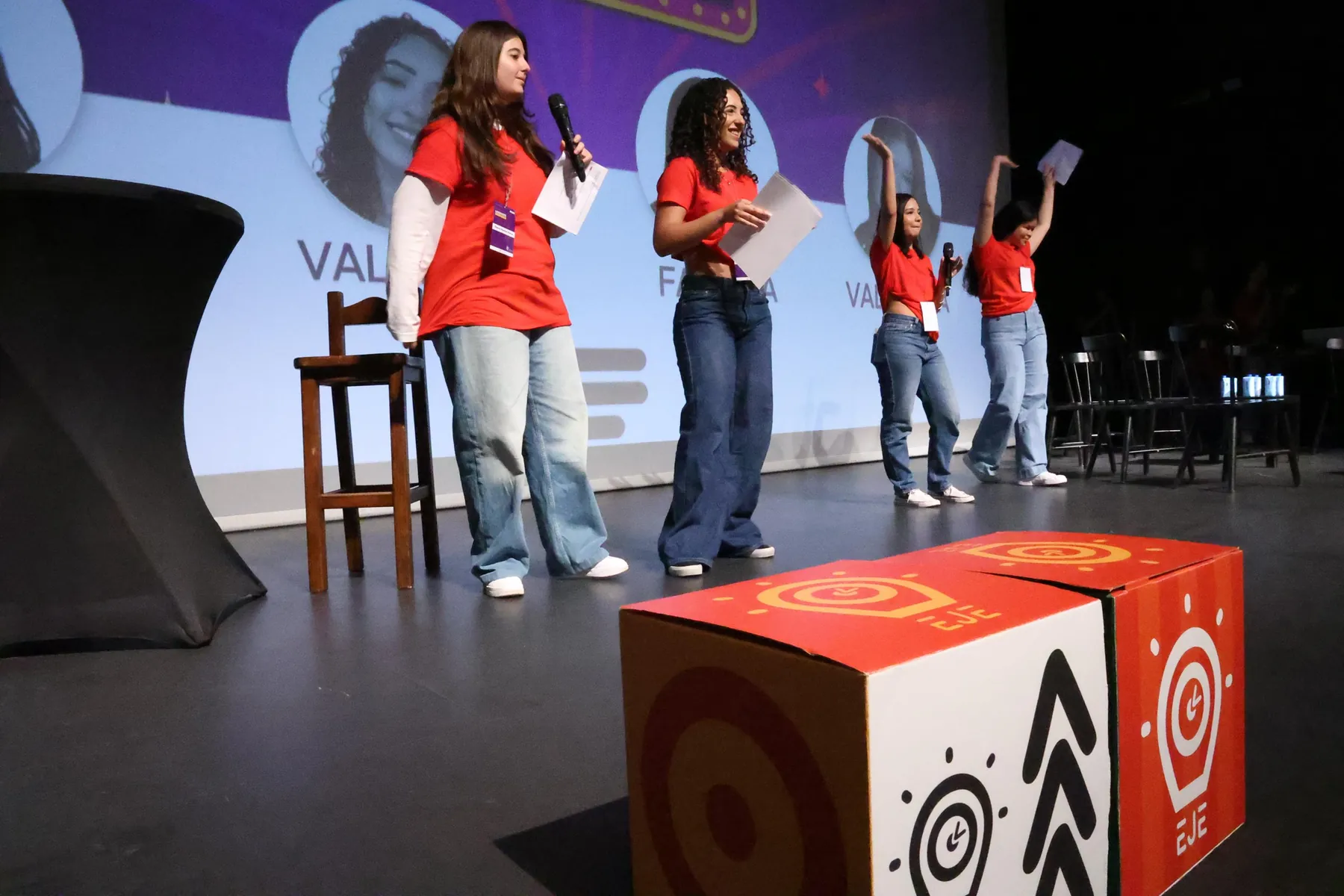 Jóvenes estudiantes de Lanzarote participando en el evento de La EJE