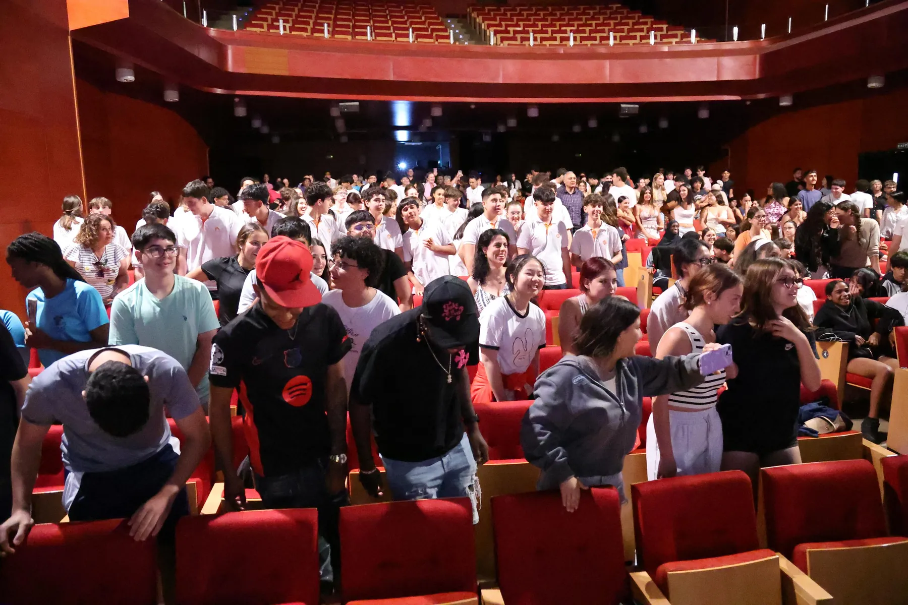 Desarrollo del pensamiento crítico e IA para alumnos en Lanzarote